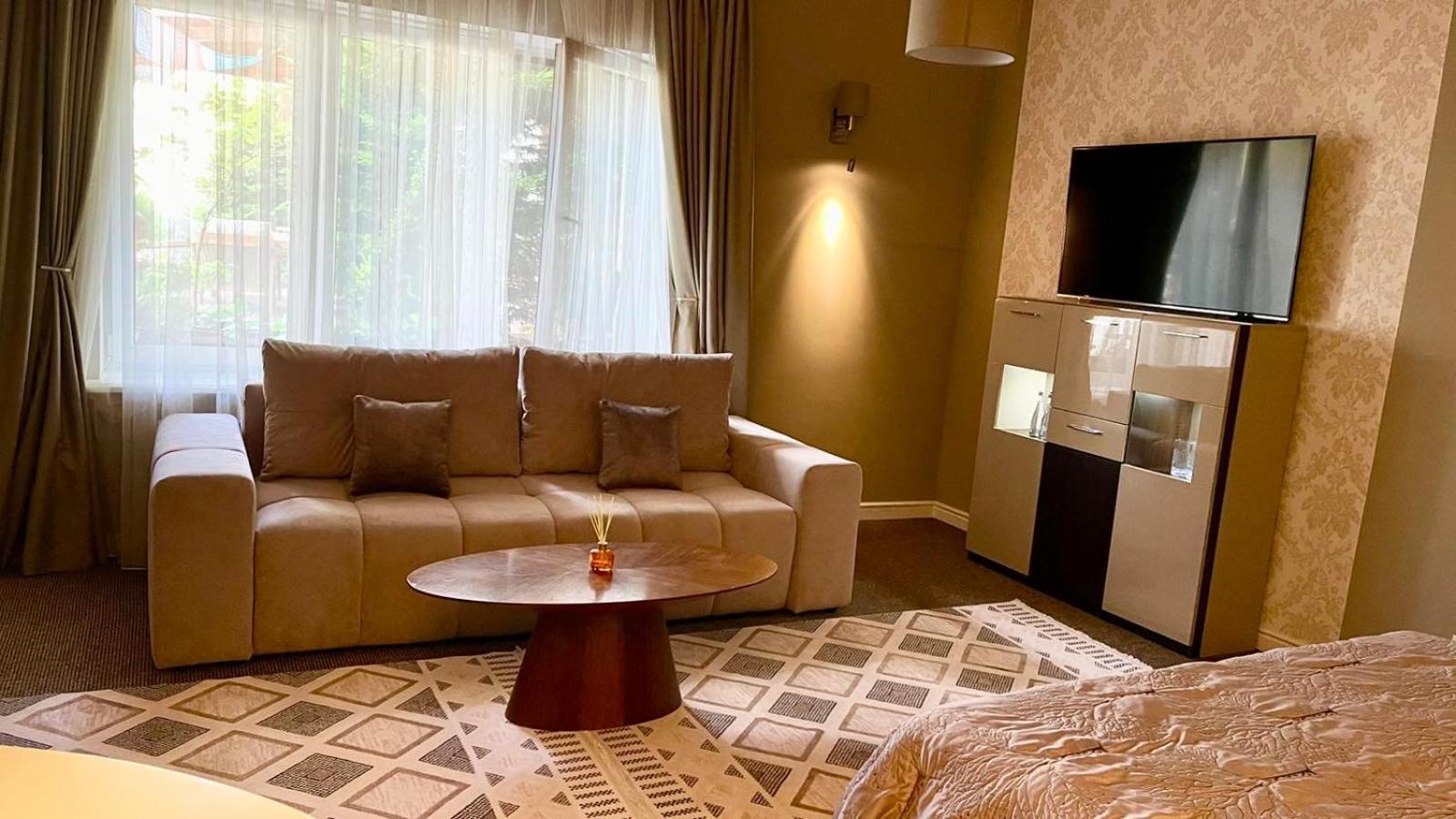 Villa-Sofia Mini-Hotel 敖德萨 外观 照片